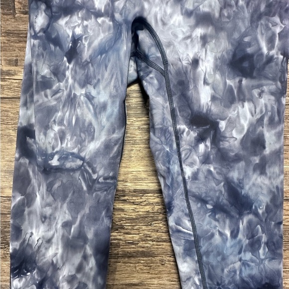 Gymshark Blue Gray Tie-Dye Leggings - Picture 4 of 9
